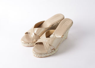 DIVINE CHAMPAGNE WEDGES